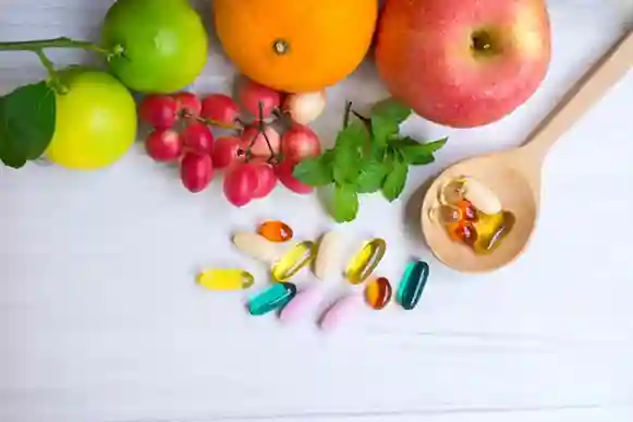 Vitamine pentru imunitate – Cele mai bune suplimente naturale pentru adulți Vitamine pentru imunitate din fructe și suplimente – comparație între surse naturale și pastile pentru întărirea sistemului imunitar